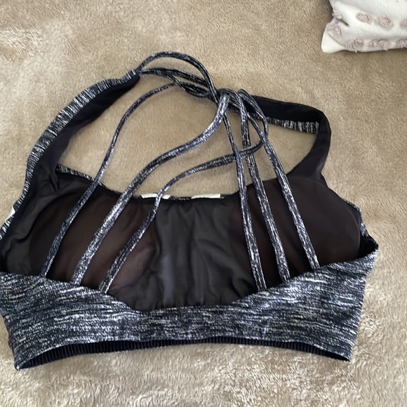 V is erased - Picture 2 of 2